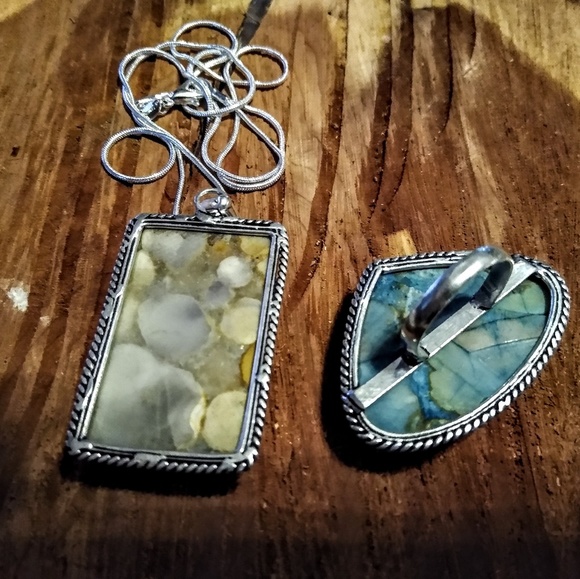 NECKLACE AND RING SET - Picture 4 of 4